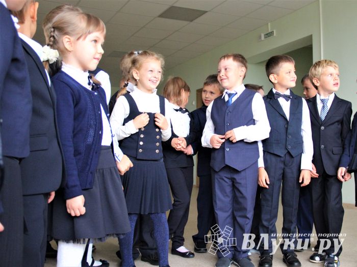 Первоклассников школы №13 посвятили в пешеходы (ФОТО)