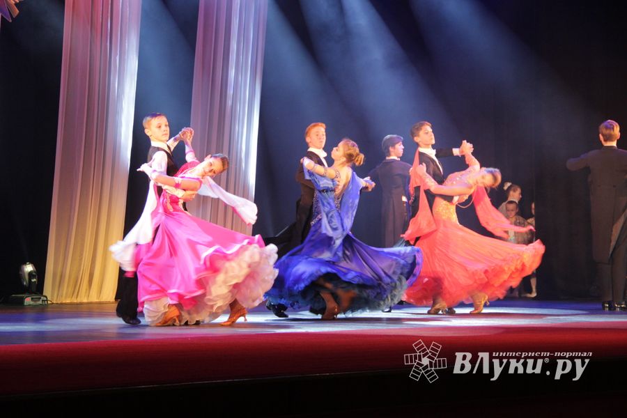 В Великих Луках прошел концерт, посвященный дню освобождения города (фото)