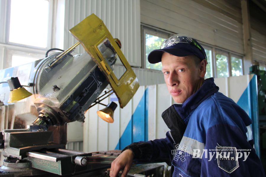 А.Н. Кутузов, фрезеровщик механического цеха