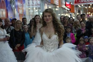 В Великих Луках бегали невесты (ФОТО)