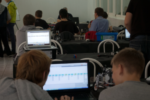 Сборная России по робототехнике готовится к мировым соревнованиям (фото)