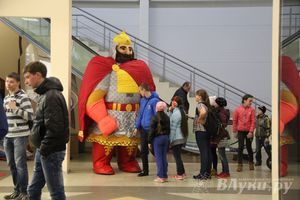 В ТЦ «Апельсин» прошла весенняя ночь распродаж