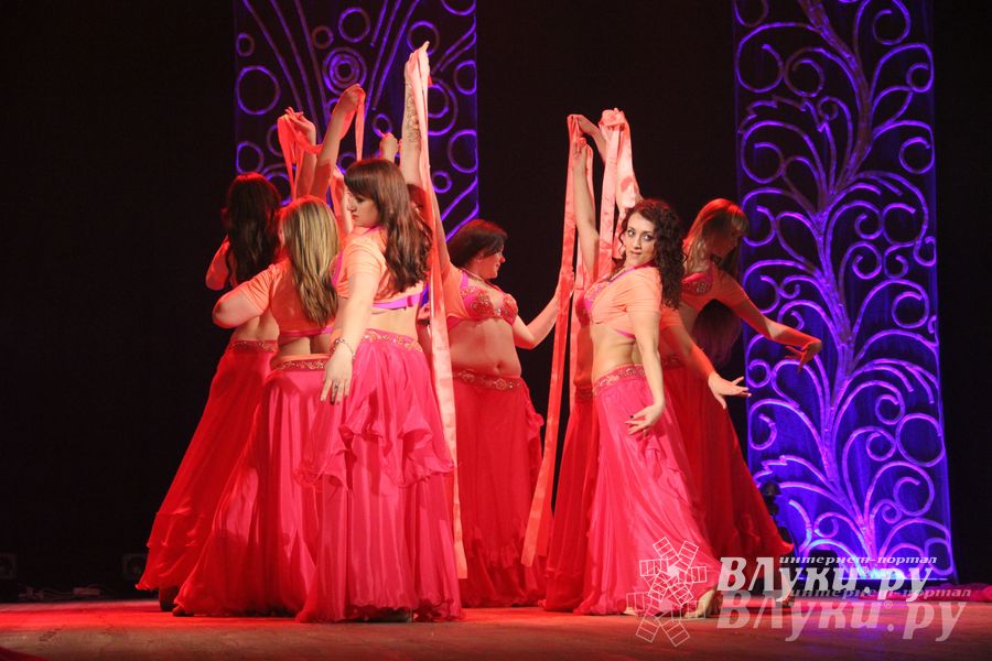  В ДК им. Ленина состоялся отчетный концерт студии восточного танца «Восточные сладости» (фото)