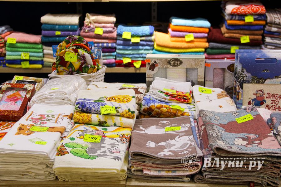 Великолучанам предлагают новогодние подарки из разряда «ТОП»