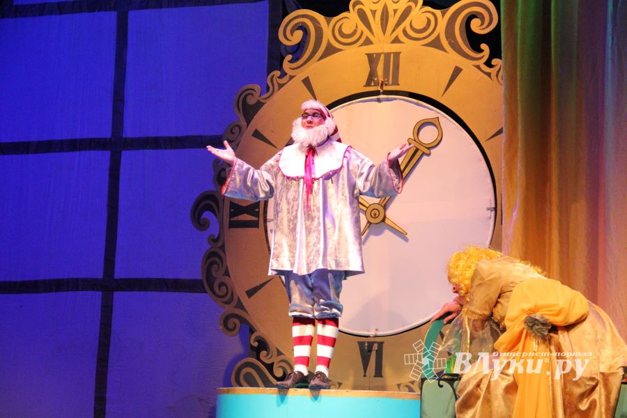 «Принцессу на горошине» и «Свинопаса» показал Великолукский драматический театр (фото)