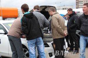 В Великих Луках прошла автомобильная ярмарка