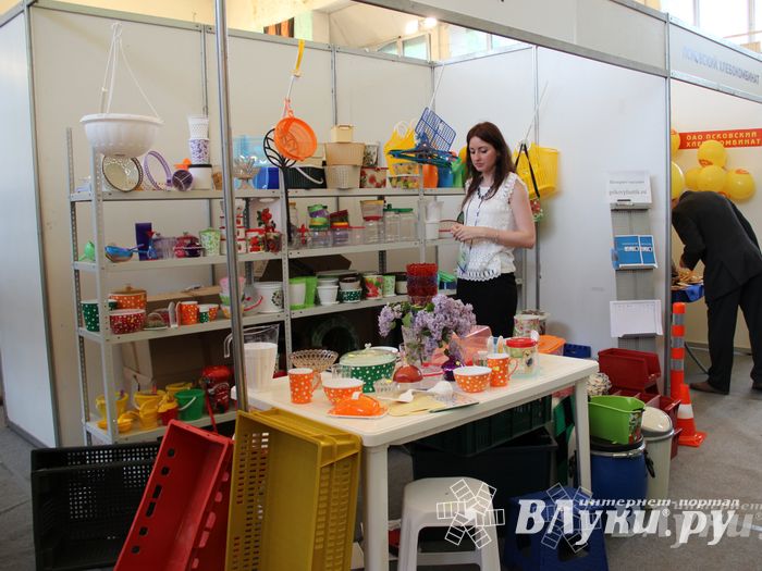 В Пскове проходит 22-ая универсальная выставка (фото)