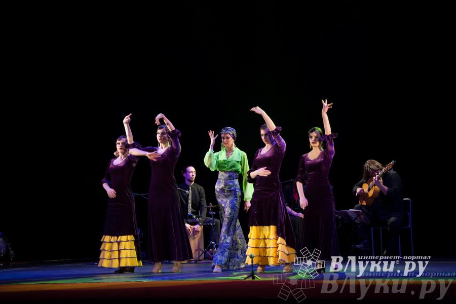 В великих Луках выступил московский коллектив фламенко