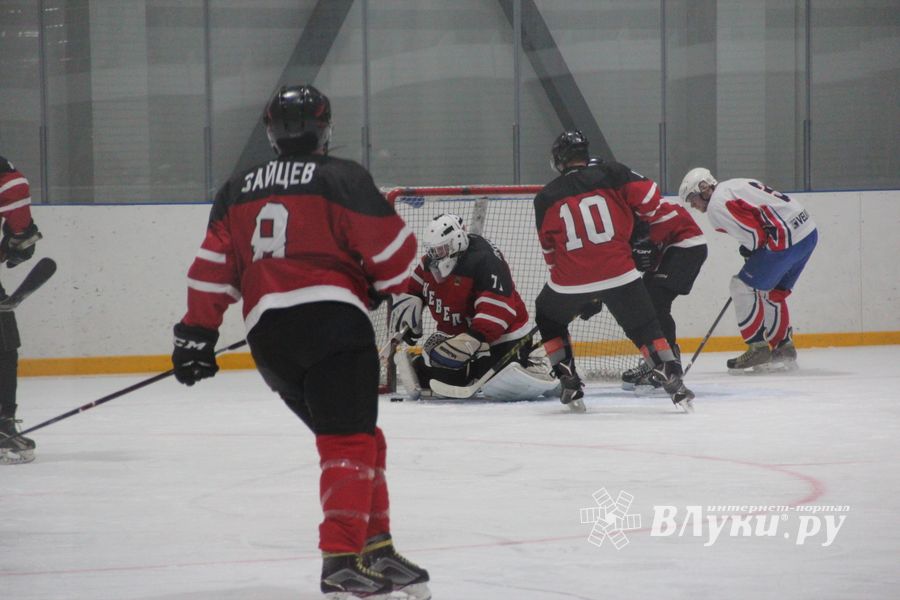 Уверенная победа «Экспресса» на ледовой арене (ФОТО)
