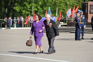 Парад в честь Дня Победы прошел в Великих Луках (ФОТО)