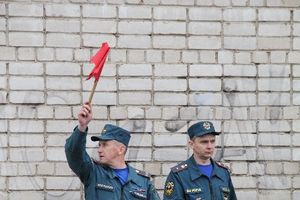 В Великих Луках прошли областные соревнования среди пожарных по спасению пострадавших