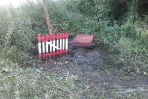 Авария в сетях канализации пока не поддаётся ремонтникам (ФОТО)