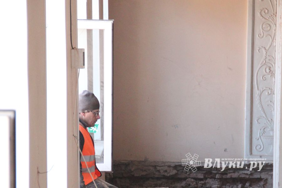 В театре не могут быть пластиковые окна... (фото)