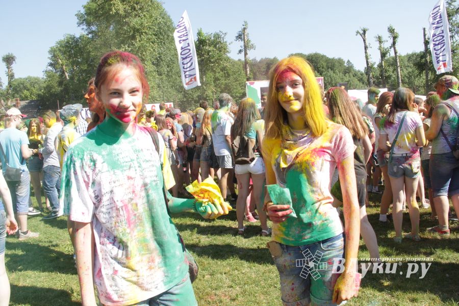 Яркие эмоции «ColorFest» в Великих Луках (ФОТО)