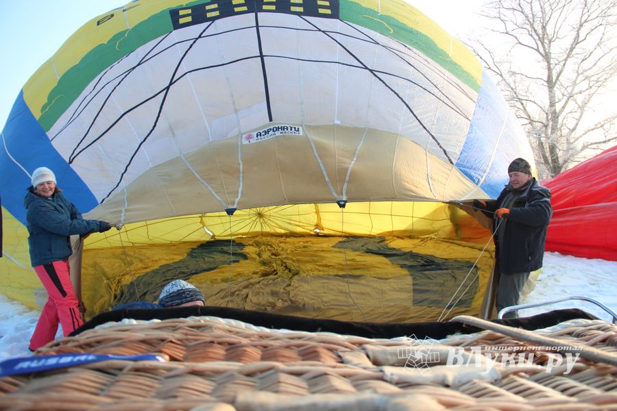 Над Великими Луками взлетели «Яблоки на снегу» (фото)