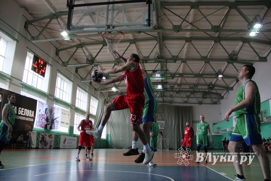 Великолучане — серебряные призеры межрегионального турнира ветеранов баскетбола (ФОТО)