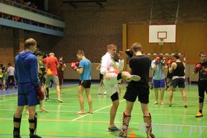 В Великих Луках прошел мастер-класс по кикбоксингу (фото)