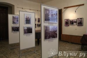 В центре эстетического воспитания проходит фотовыставка «Хранитель Пушкиногорья» (фото)