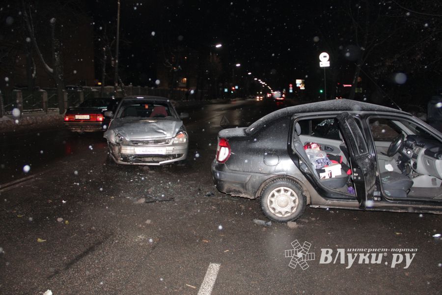 ДТП в Великих Луках — есть пострадавшие (ФОТО)