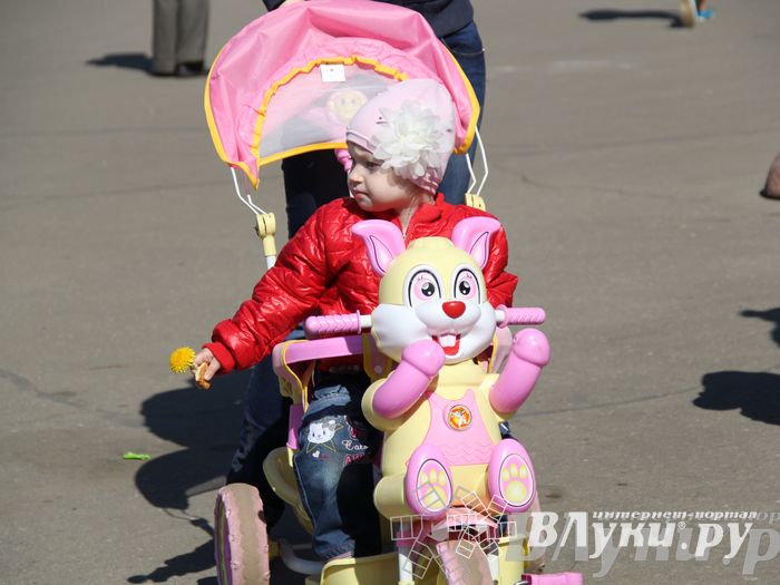 Традиционная весенняя ярмарка прошла в Великих Луках