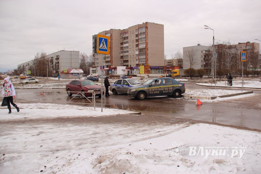 В Великих Луках произошло ДТП