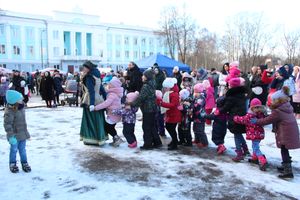 Масленичные гуляния прошли в Великих Луках (ФОТО)
