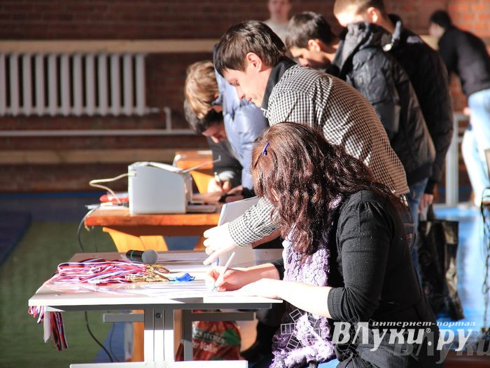 состоялось Открытое первенство города Великие Луки по борьбе самбо