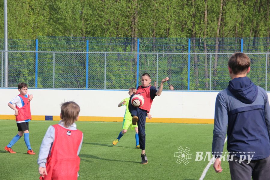 В Великих Луках прошёл Чемпионат по дворовому футболу (ФОТО)