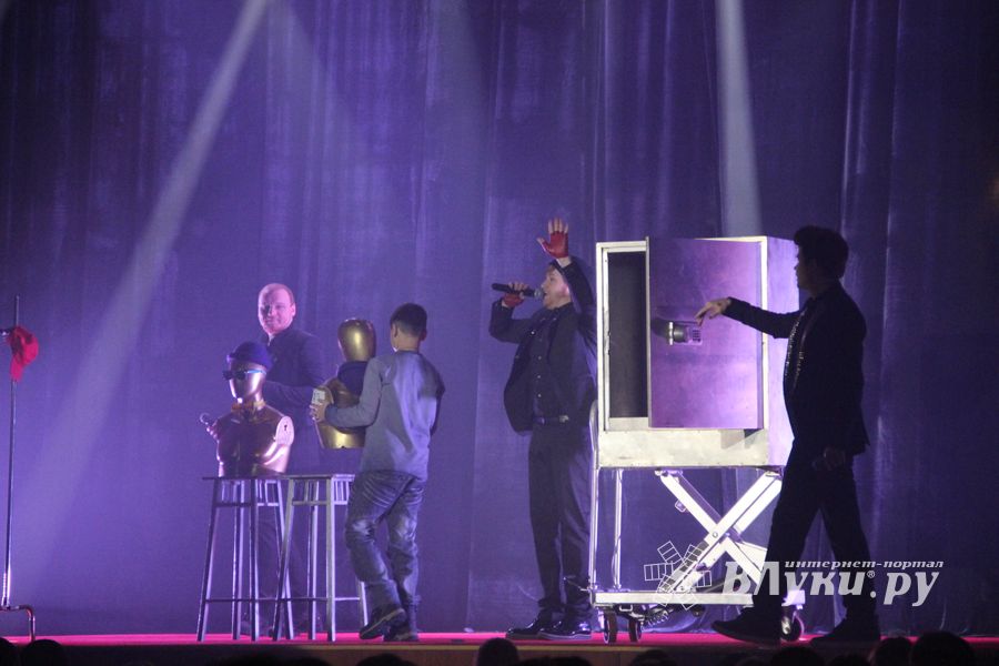 Состоялся концерт братьев Сафроновых «Империя иллюзий» (фото)