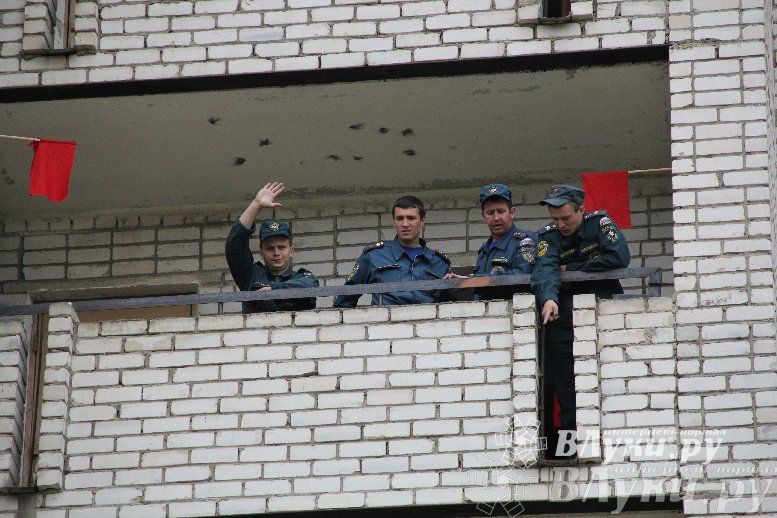 В Великих Луках прошли областные соревнования среди пожарных по спасению пострадавших