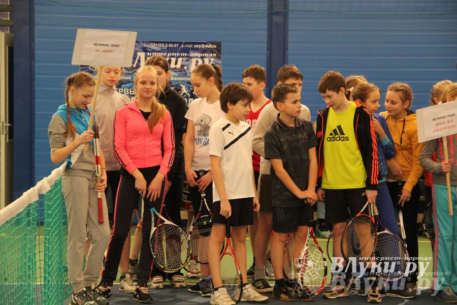 В Великих Луках прошло Первенство по большому теннису (фото)