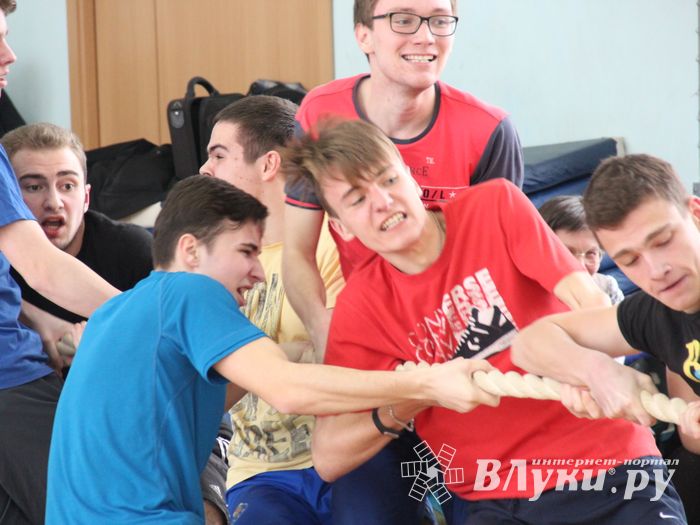Конкурс «А ну-ка, парни!» прошёл в великолукской гимназии (фото)