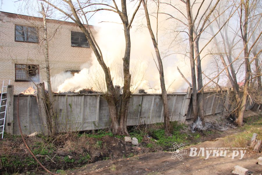 Подробности пожара на мебельном (ФОТО)