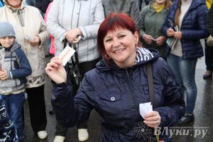 В Великих Луках прошла «Весенняя автоярмарка Великие Луки — 2015» (фото)