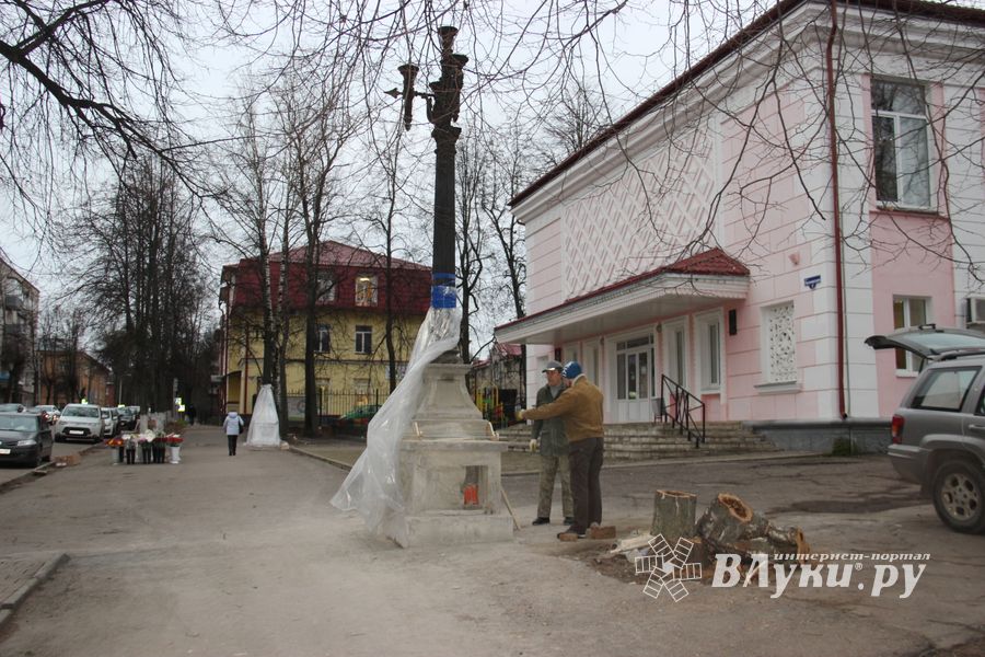 Великолукская семья восстанавливает уникальные фонари (ФОТО)