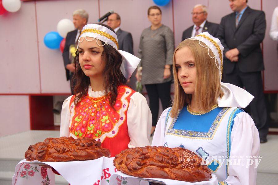 ВГСХА встретила первокурсников пирогами (ФОТО)