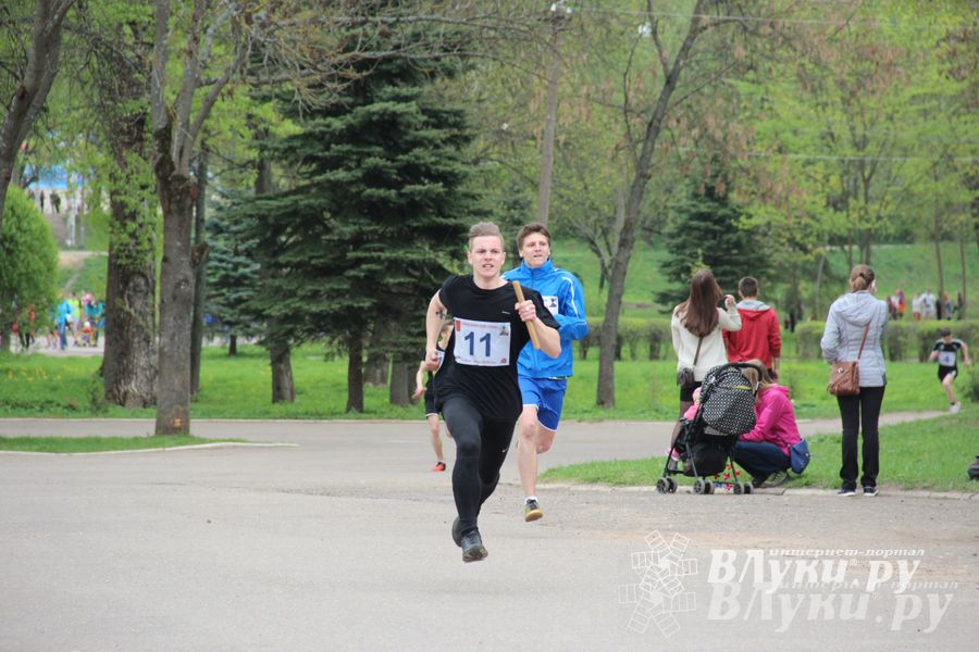 В Великих Луках прошла весенняя городская эстафета (фото)