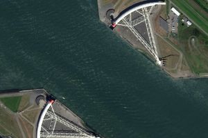 Штормовой барьер Масланткеринг в Роттердаме, 27 августа