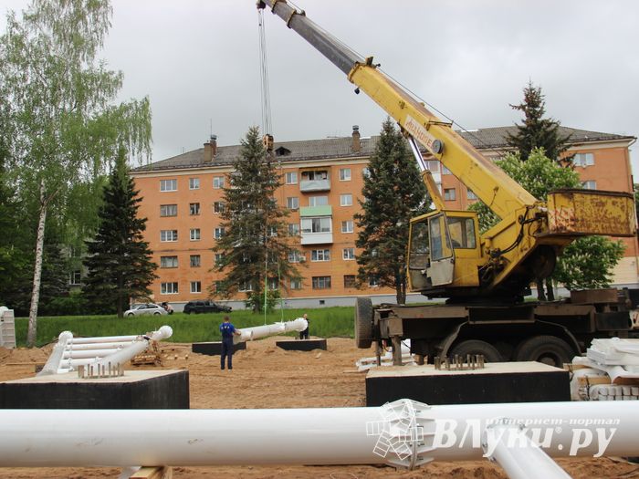 Колесу обозрения делают ноги (ФОТО)