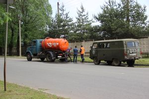 На пр. Гагарина устраняют аварию на водопроводе (ФОТО)