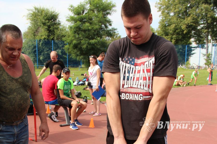 В Великих Луках прошли спортивные мероприятия, приуроченные ко Дню физкультурника (ФОТО)