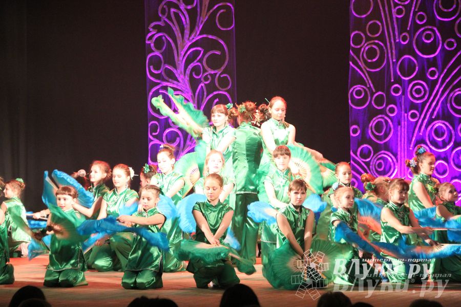  В ДК им. Ленина состоялся отчетный концерт студии восточного танца «Восточные сладости» (фото)