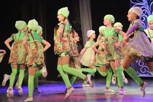 Юные артисты ГДК им. Ленина поздравили мам с праздником (ФОТО)