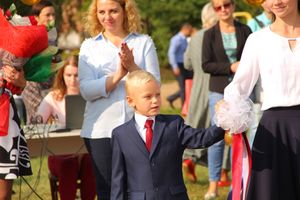 1 сентября в школах Великих Лук прошли Торжественные линейки (ФОТО)