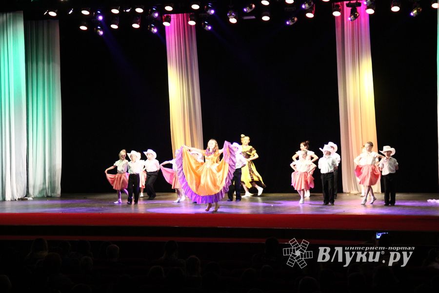 «Великолукская Веснянка» на сцене ДК ЛК