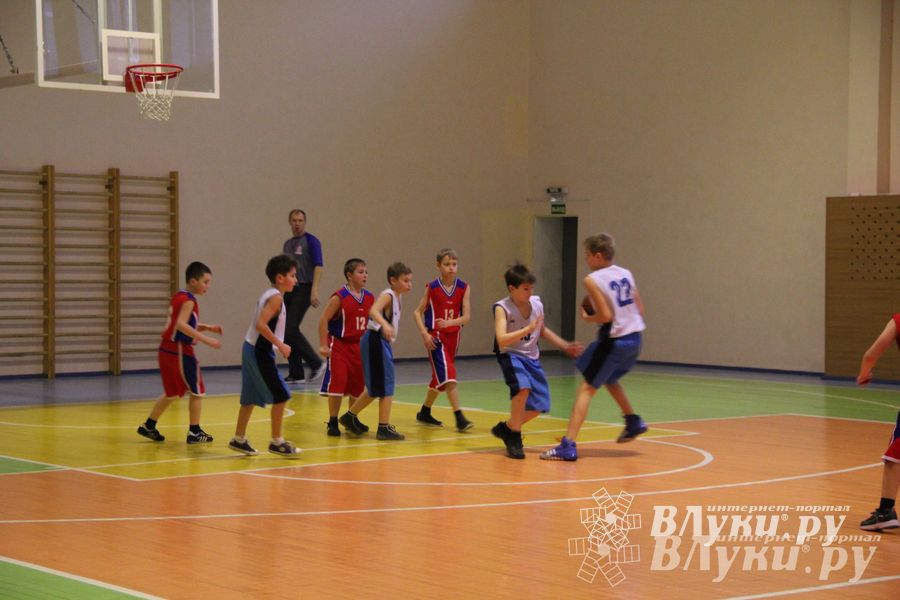 Великолукские баскетболисты стали победителями междугородних соревнований по баскетболу