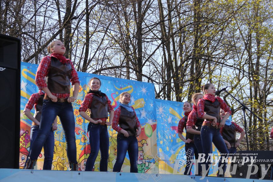 Традиционная весенняя ярмарка прошла в Великих Луках
