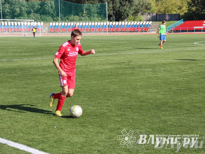 В Великих Луках завершился открытый турнир по футболу памяти М. Ф. Хренова (фото)