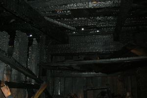 В Великих Луках неосторожное обращение с огнем стало причиной возгорания сараев (фото)