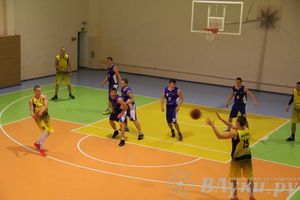 В Великих Луках проходят игры Чемпионата АСБ (фото)